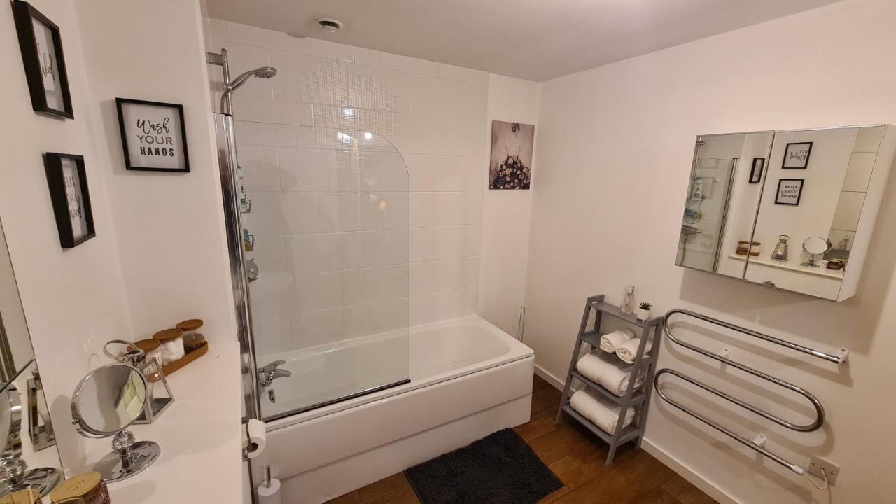 Luxury 2 Bed Apt With Free Wi-Fi & Parking 曼彻斯特 外观 照片
